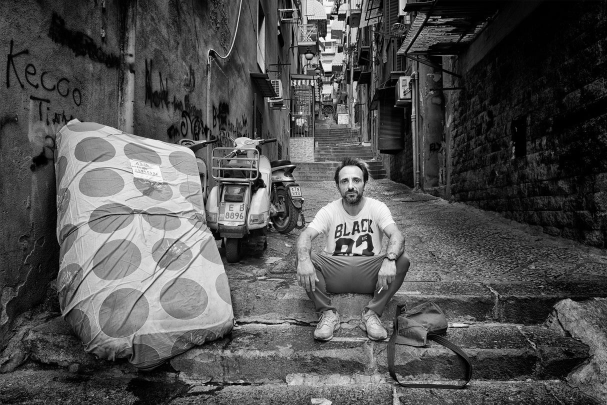 Napoli, Quartieri Spagnoli - Gaetano Poster och Canvastavla
