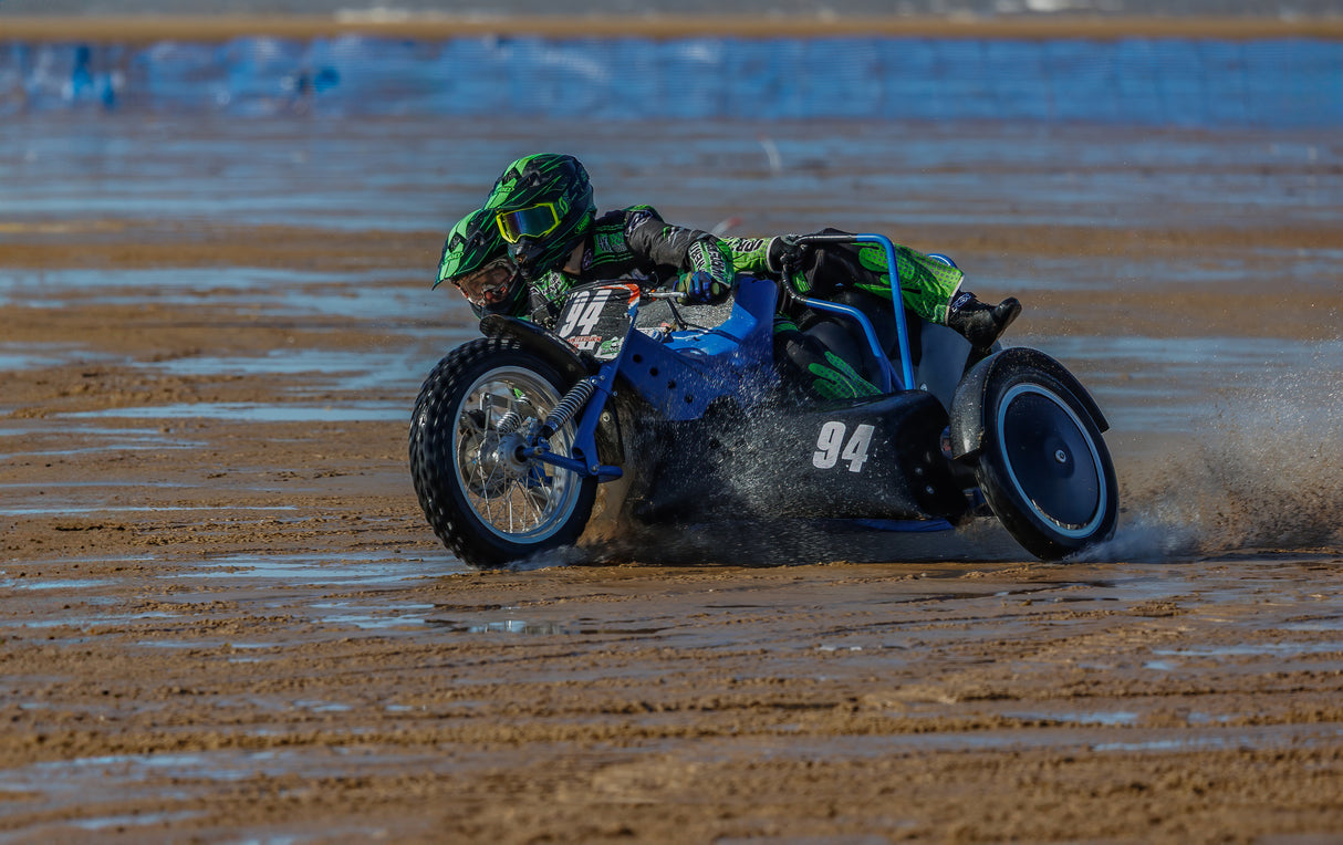 Sand Racing Poster och Canvastavla