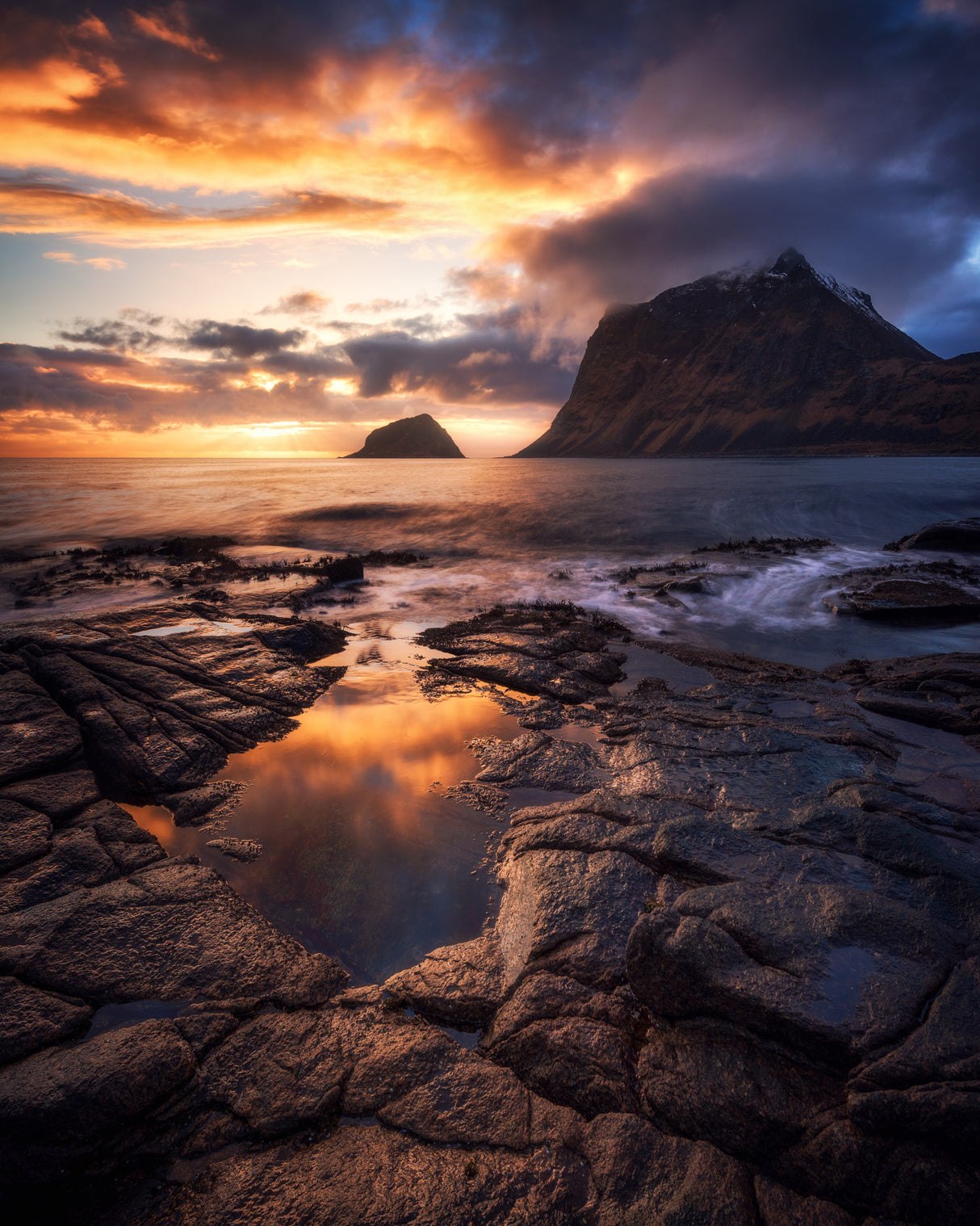 Golden Evening in Haukland Poster och Canvastavla