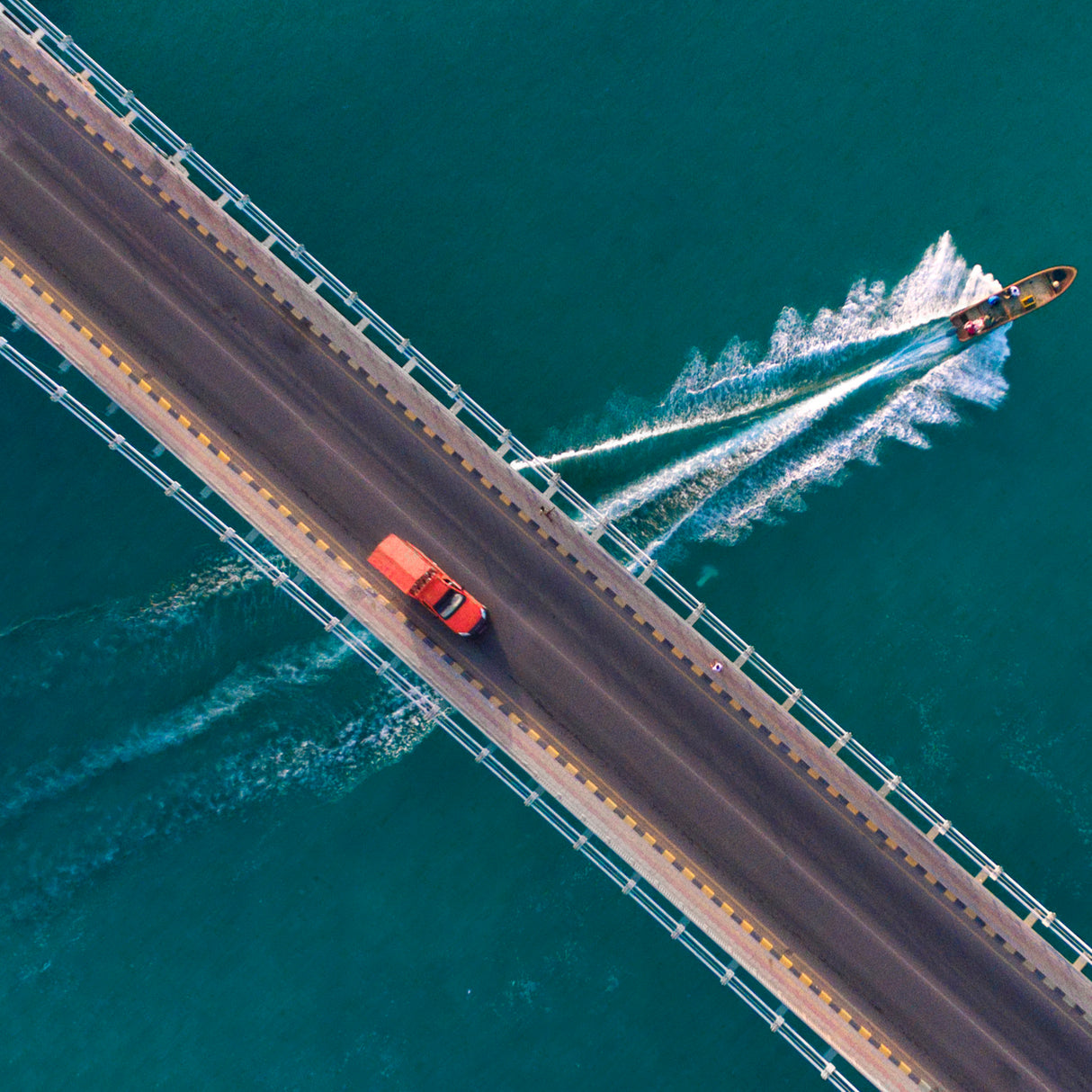 crossing the bridge Poster och Canvastavla