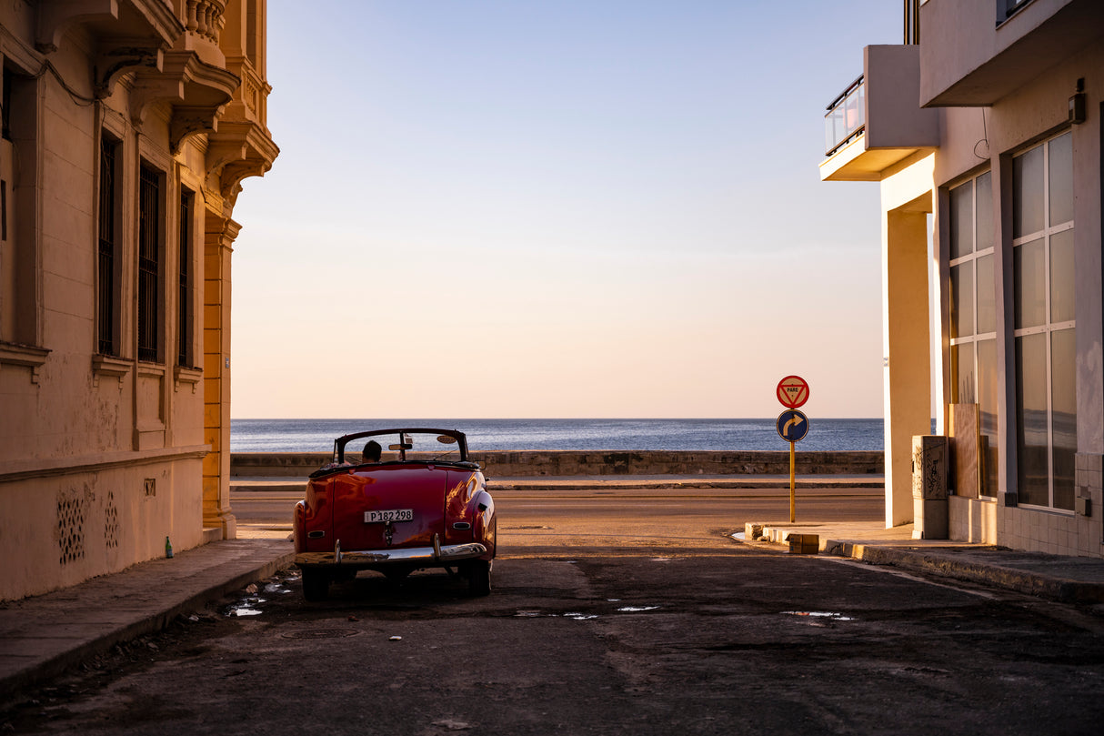 Watching the sun set - Havana Poster och Canvastavla