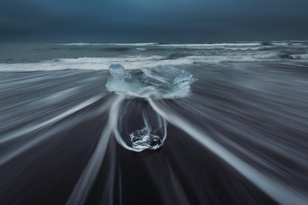 A diamond ice on the tiding beach Poster och Canvastavla