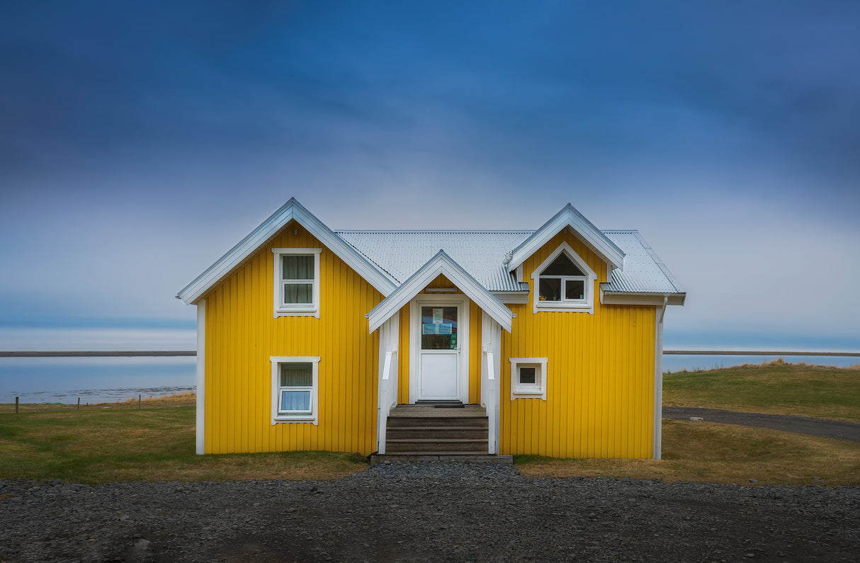 A Yellow House Poster och Canvastavla