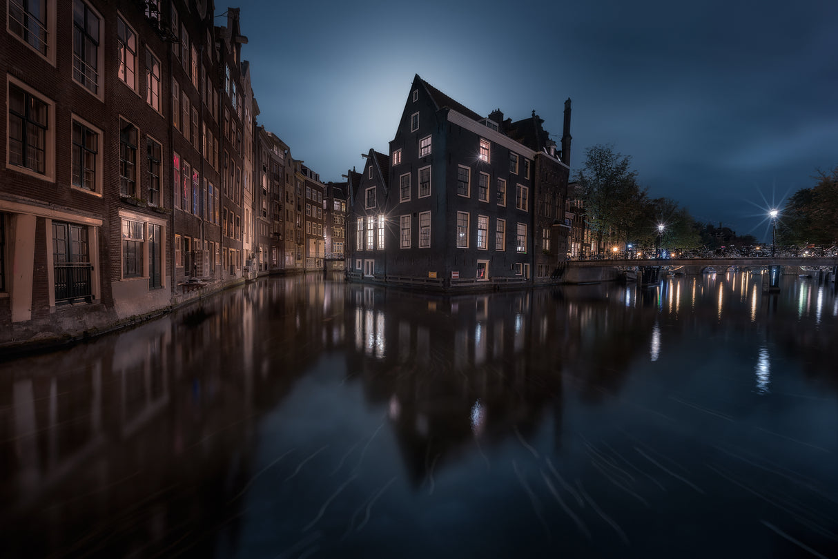 The House under the Moonlight Poster och Canvastavla