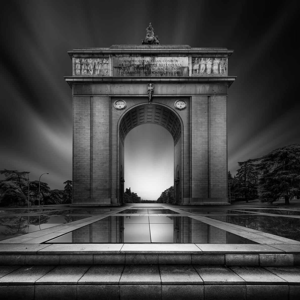 Arch of Moncloa Poster och Canvastavla