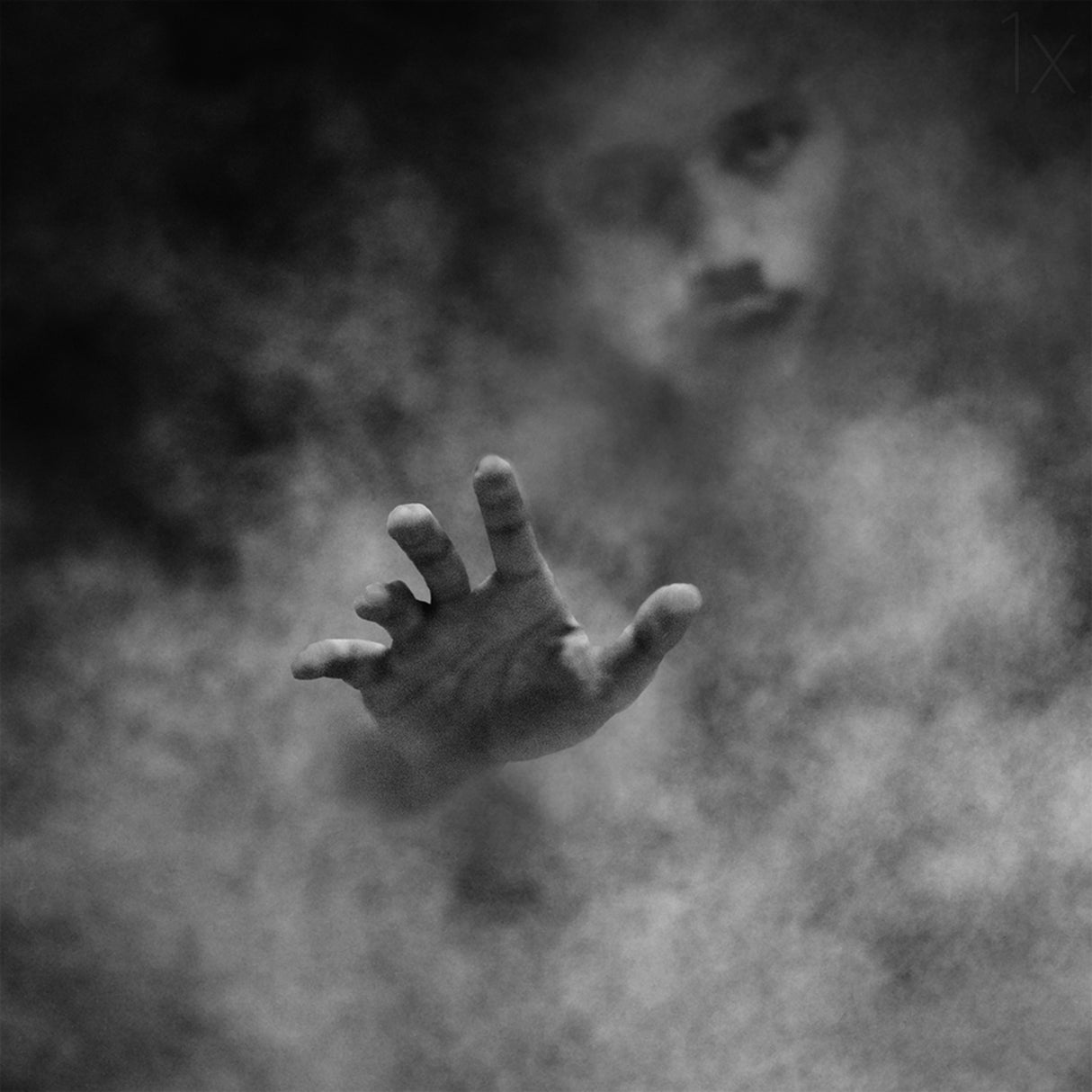 behind the smoke Poster och Canvastavla