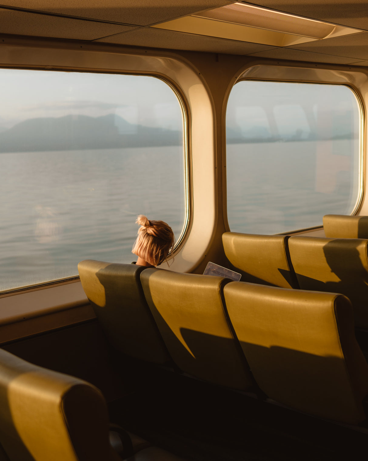 The Girl on the Ferry Poster och Canvastavla