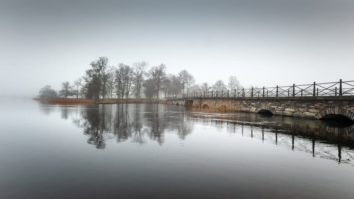 Fog at the stone bridge Poster och Canvastavla