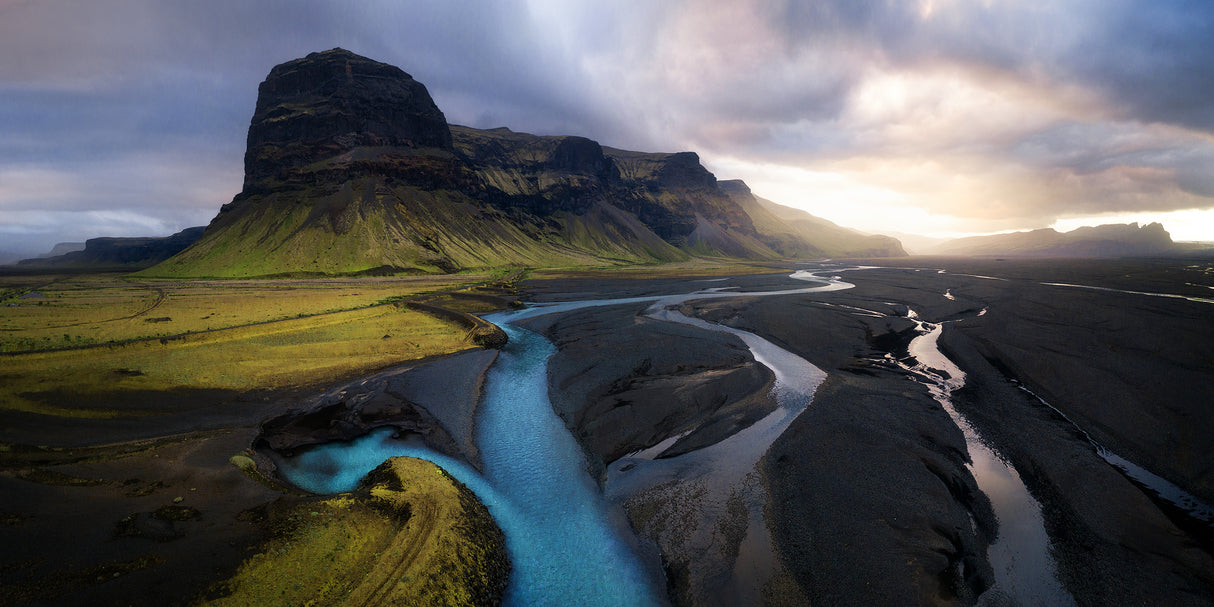 A Dramatic Evening in Iceland Poster och Canvastavla