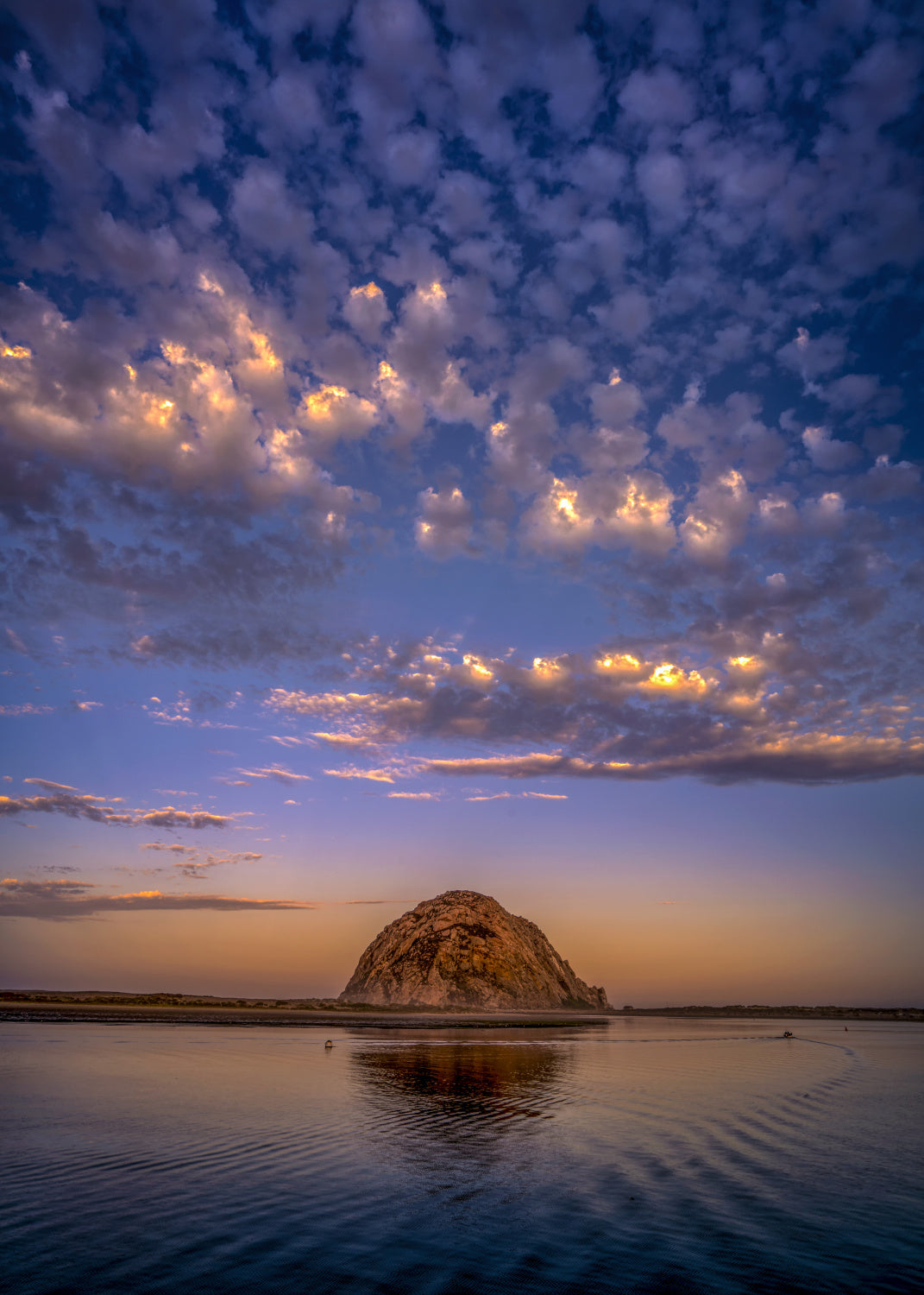 The Early Morning Clouds in Morro Bay Poster och Canvastavla