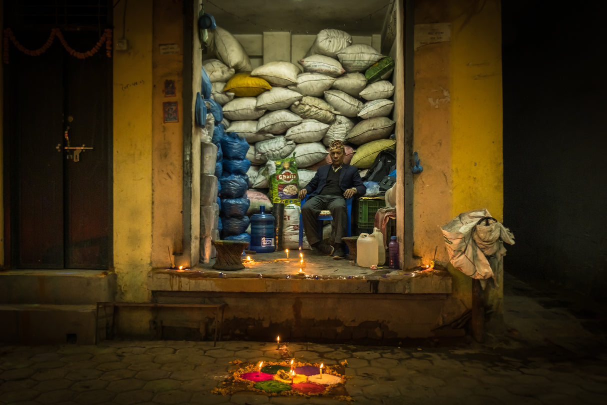 The Rice sacks shop - Night at the narrow streets of Kathmandu Poster och Canvastavla