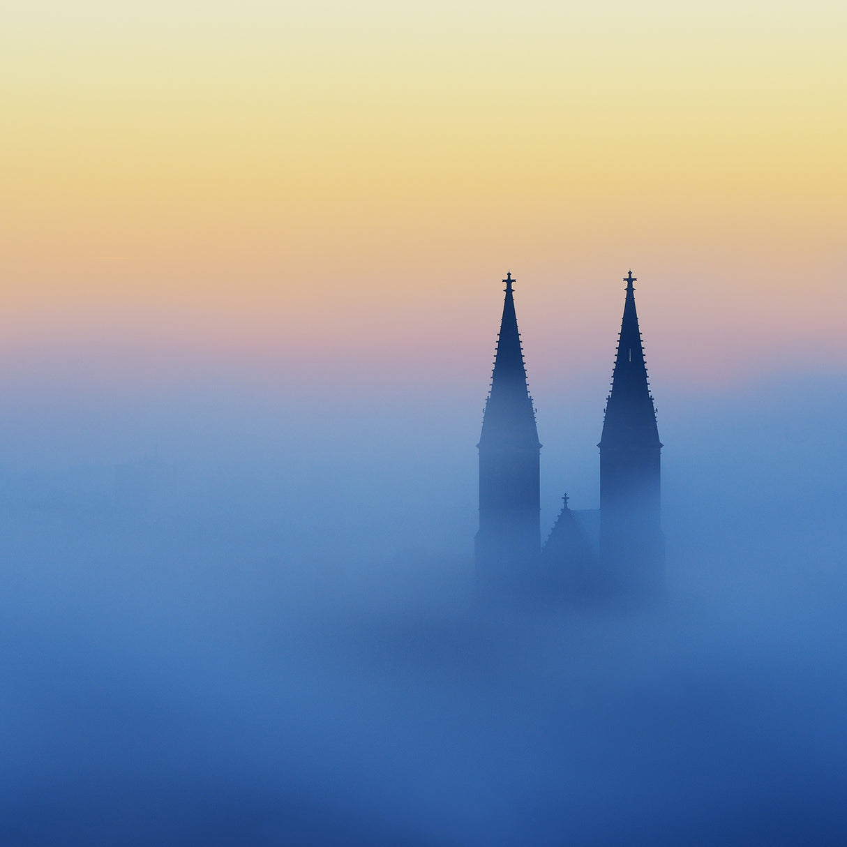 --Foggy Vyšehrad-- Poster och Canvastavla