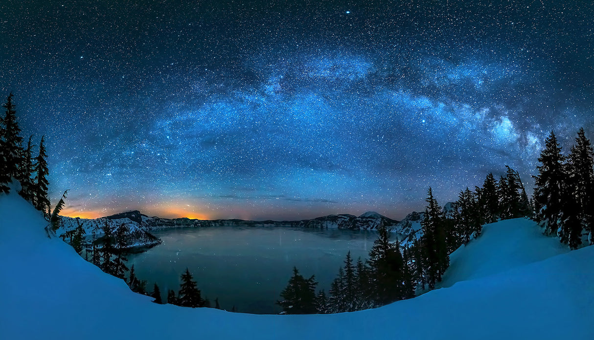 Starry night over the Crater Lake Poster och Canvastavla