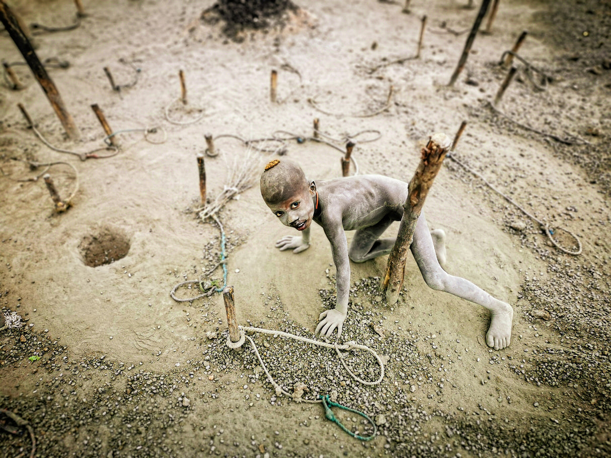 Child of Mundari tribe Poster och Canvastavla