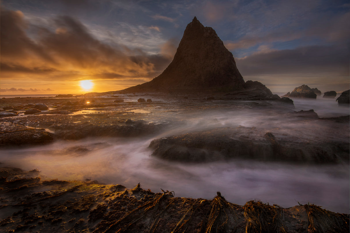 Sunset at Martin's Beach after a winter storm Poster och Canvastavla
