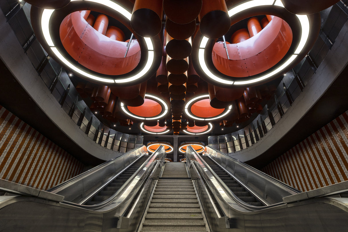 The red subway Poster och Canvastavla