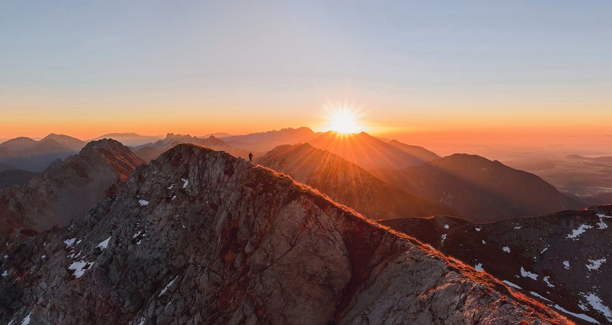 Running on the ridge Poster och Canvastavla