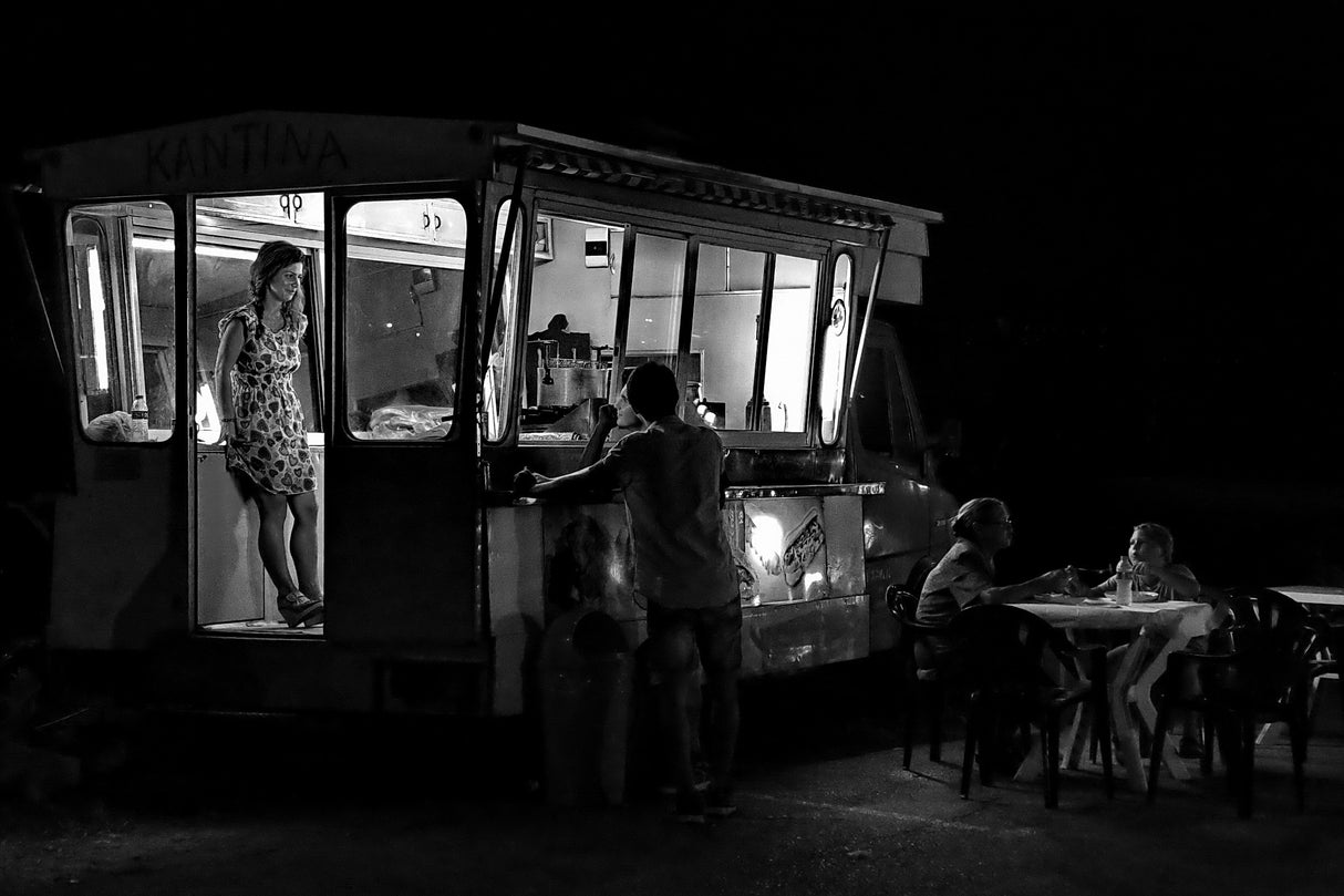 night at the kiosk Poster och Canvastavla