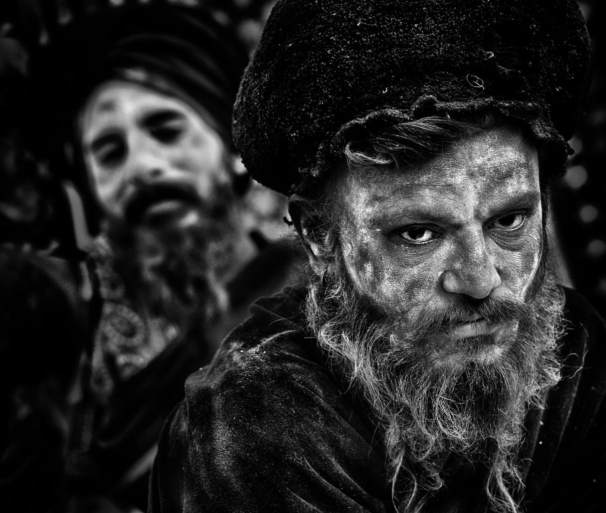 Holy men in Kumbha Mela, Allahabad Poster och Canvastavla