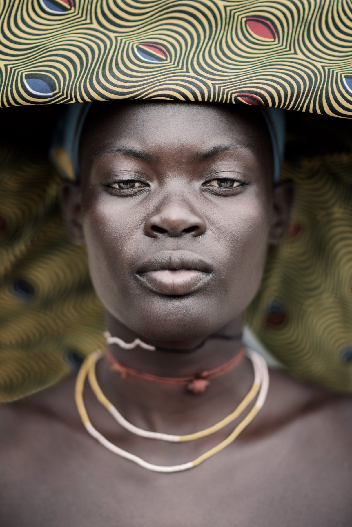 Woman of the Mucubal Poster och Canvastavla