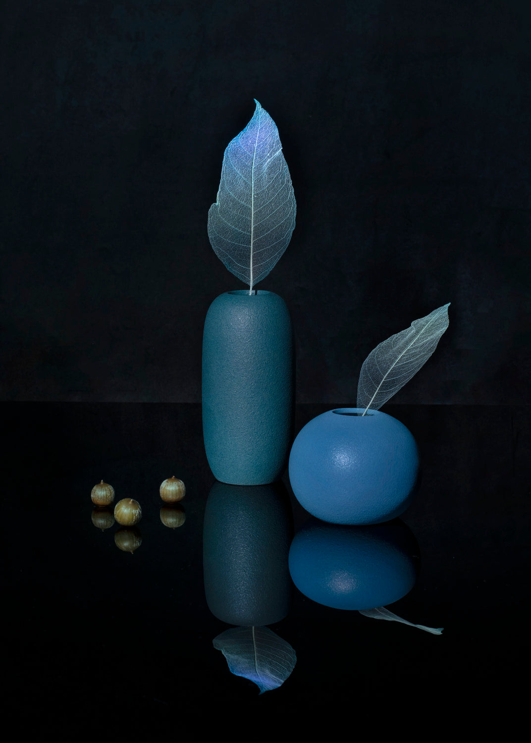 Blue leaves Poster och Canvastavla