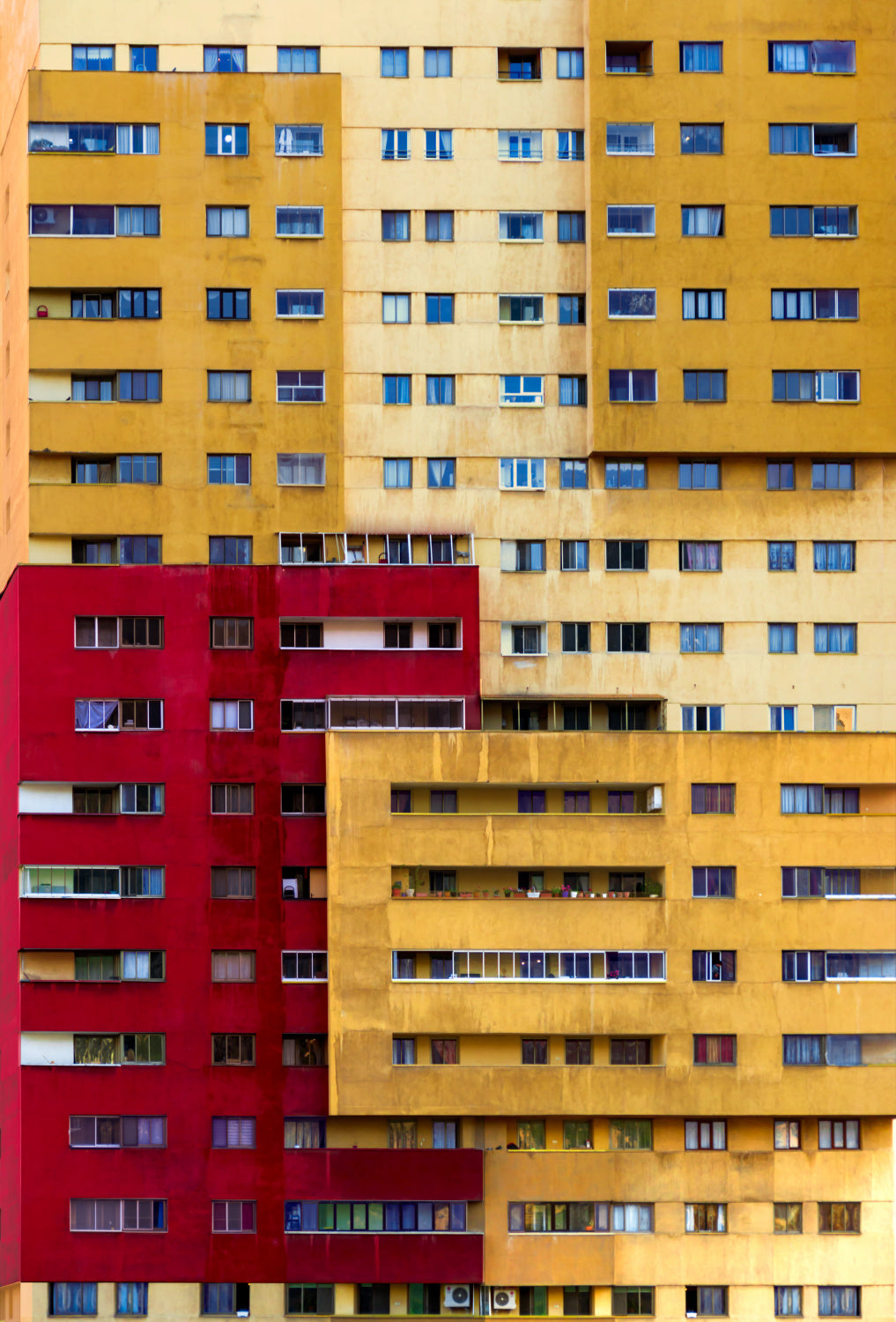 A building full of life Poster och Canvastavla