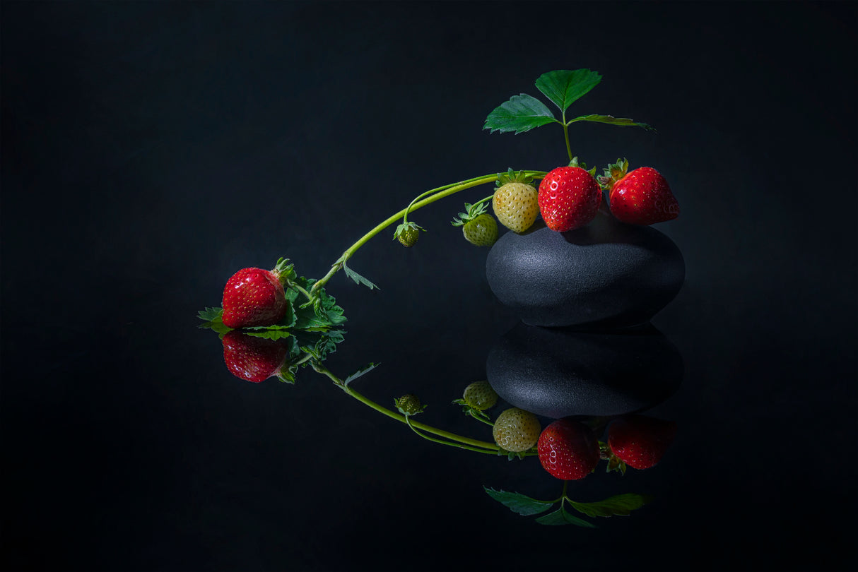 Berries Reflected Poster och Canvastavla