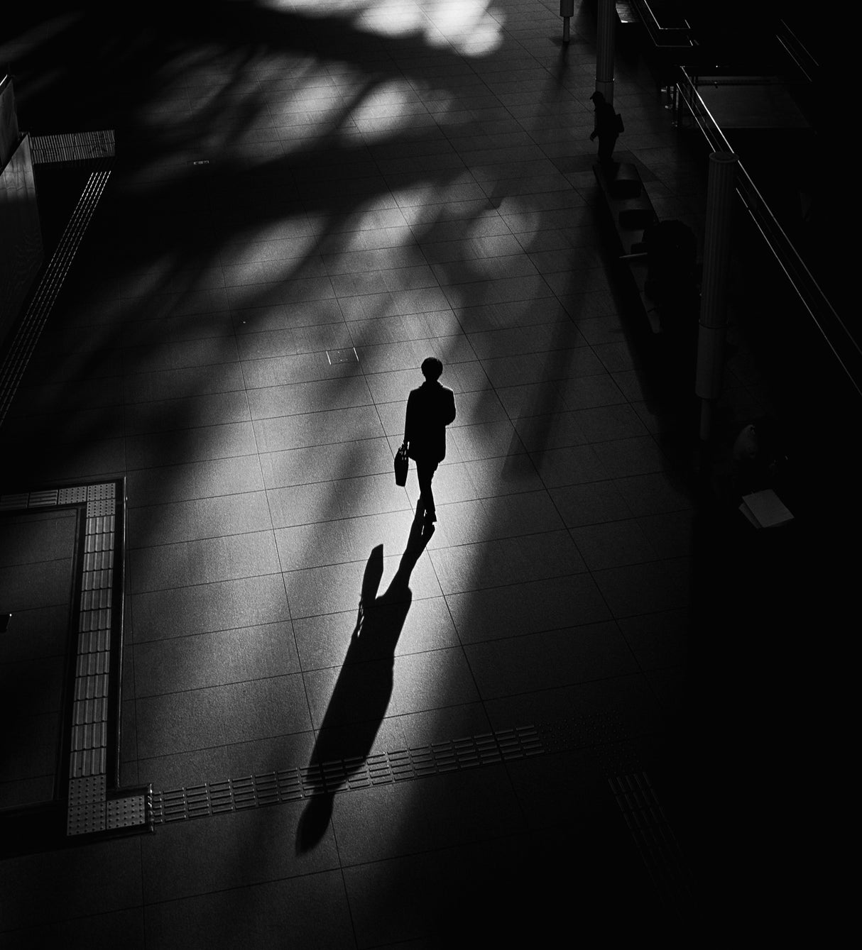 Shadow of a person Poster och Canvastavla