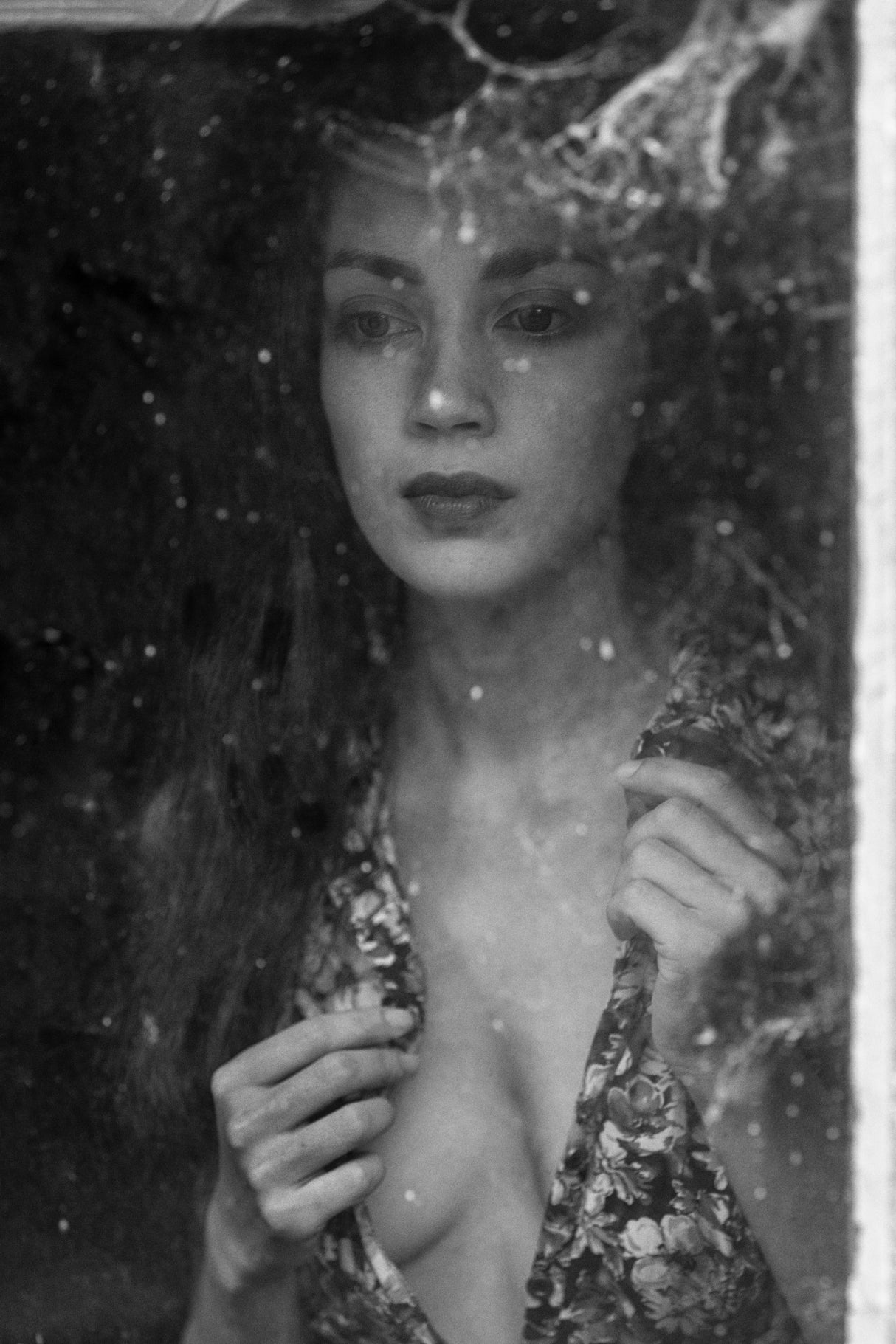 Behind The Window Of An Old Shed Poster och Canvastavla