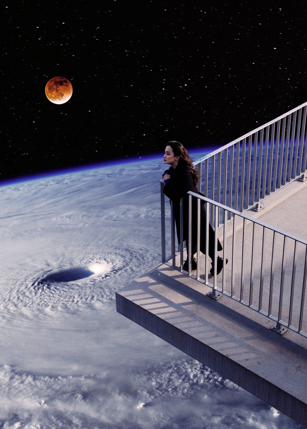 Woman In The Space Poster och Canvastavla