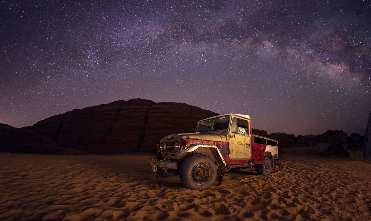 Car under the Milkyway galaxy Poster och Canvastavla