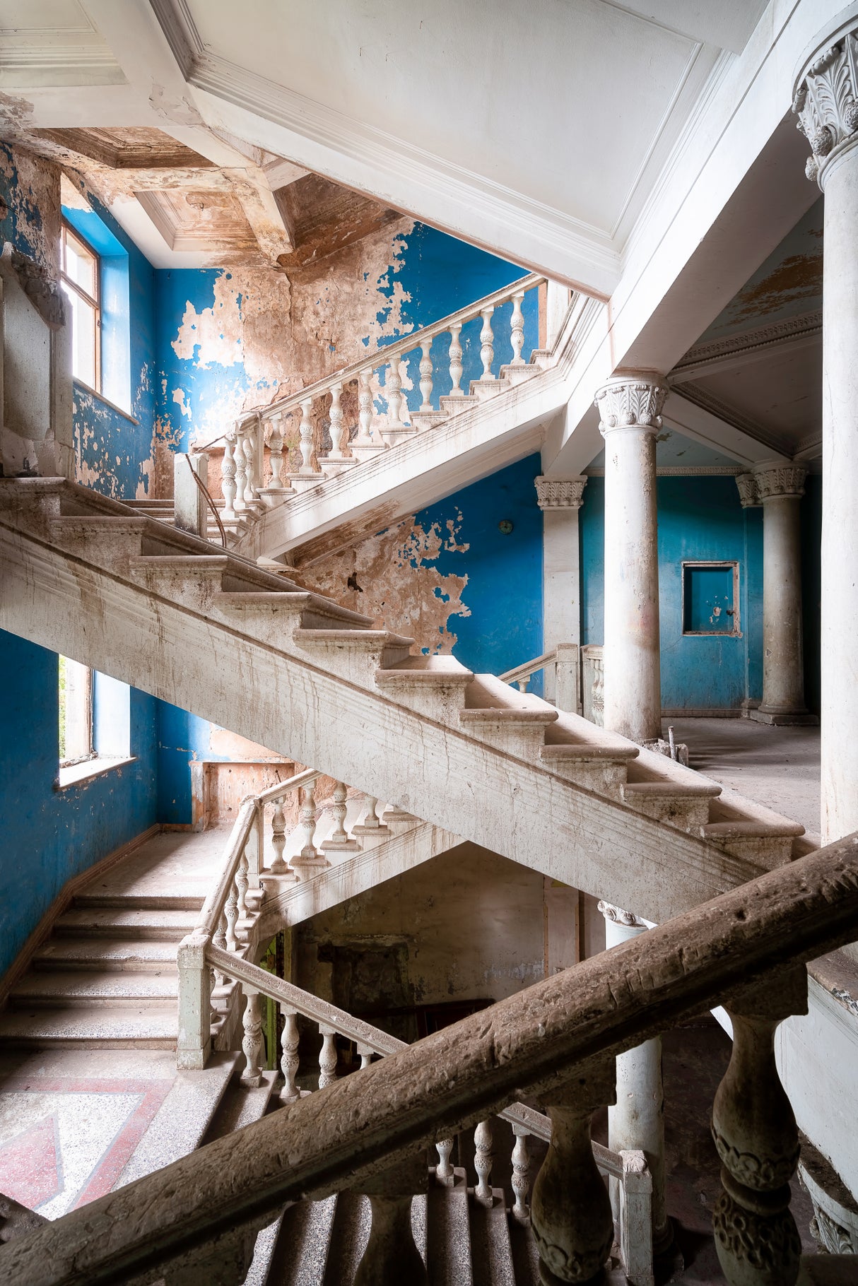 Blue Staircase Poster och Canvastavla