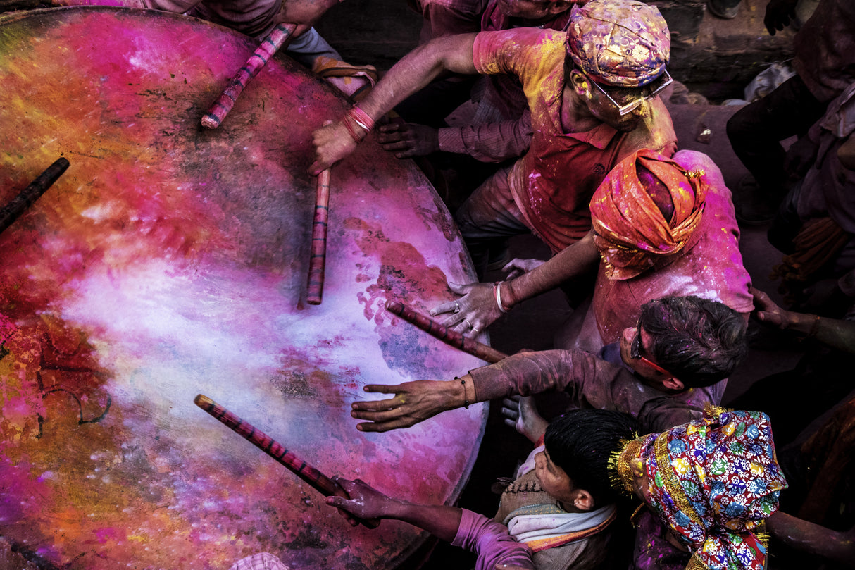 Holi Drummers in Barsana Poster och Canvastavla