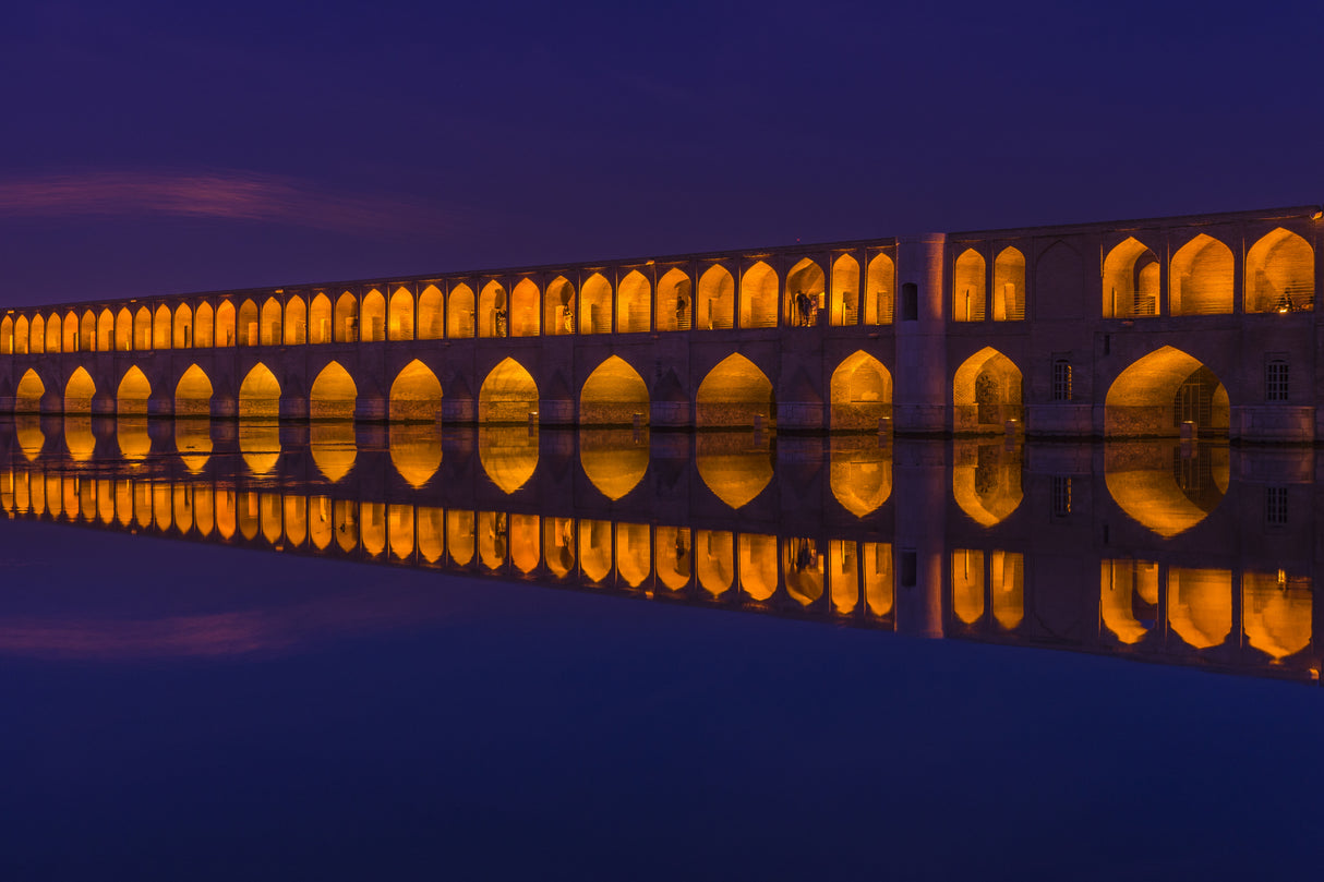 Blue time in thirty three bridges Poster och Canvastavla