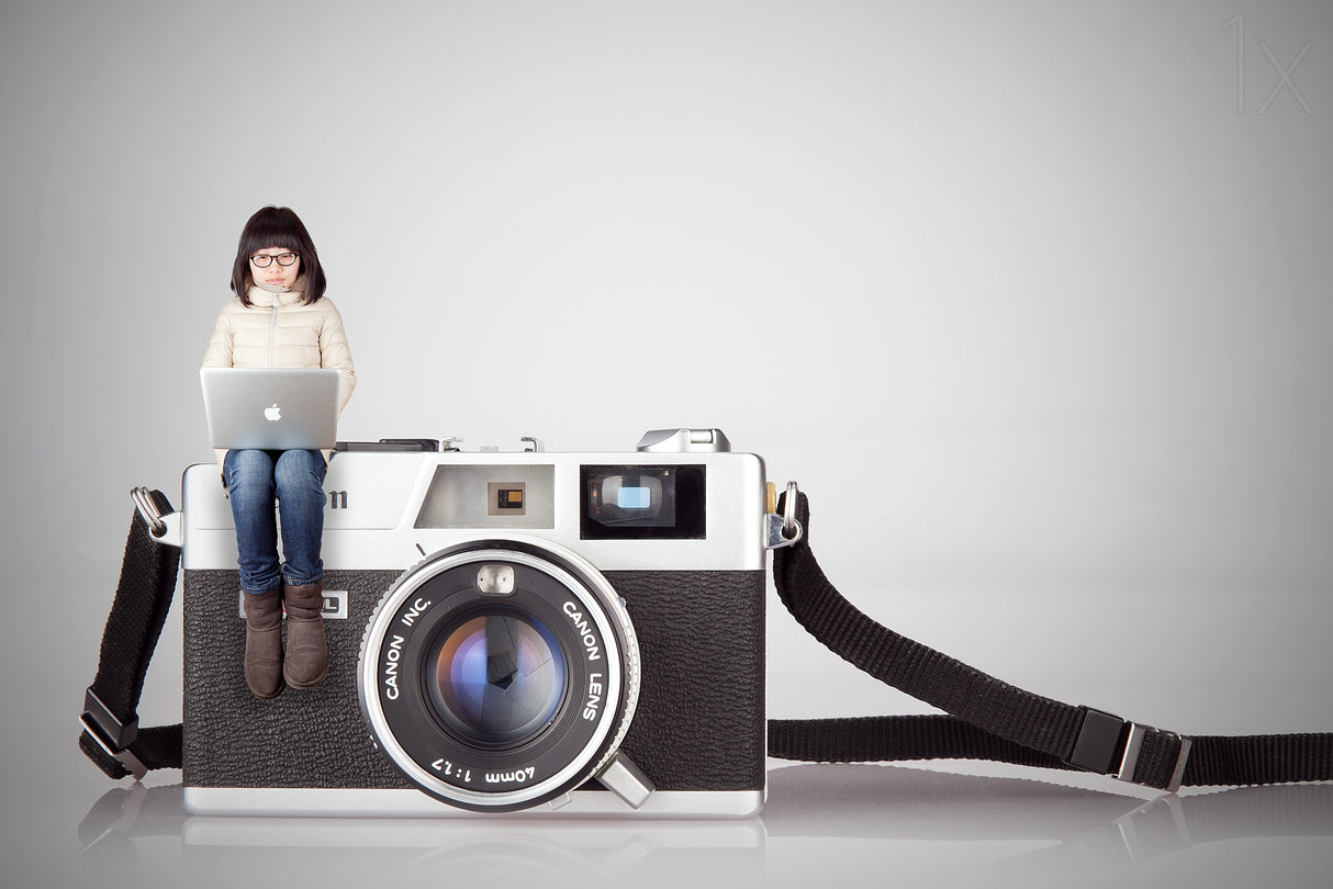 Wife and camera Poster och Canvastavla