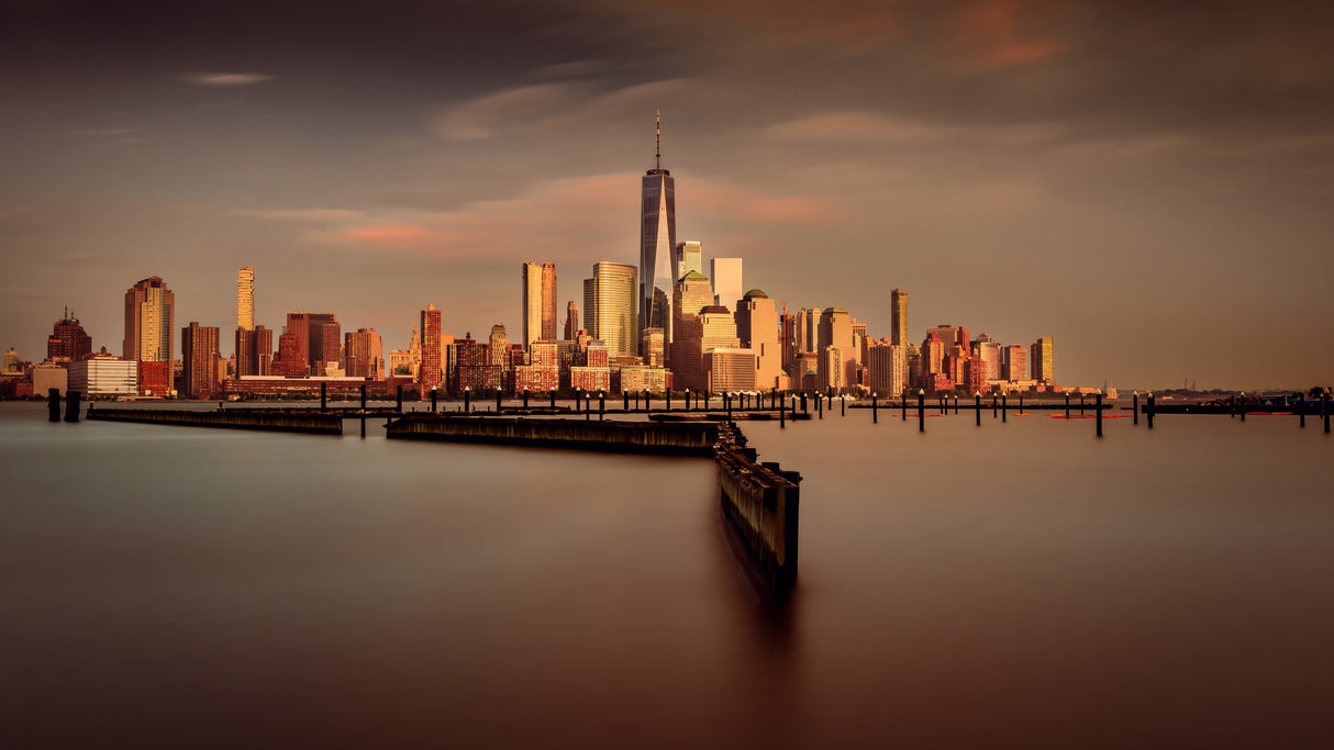 Lower Manhattan Radiance Poster och Canvastavla