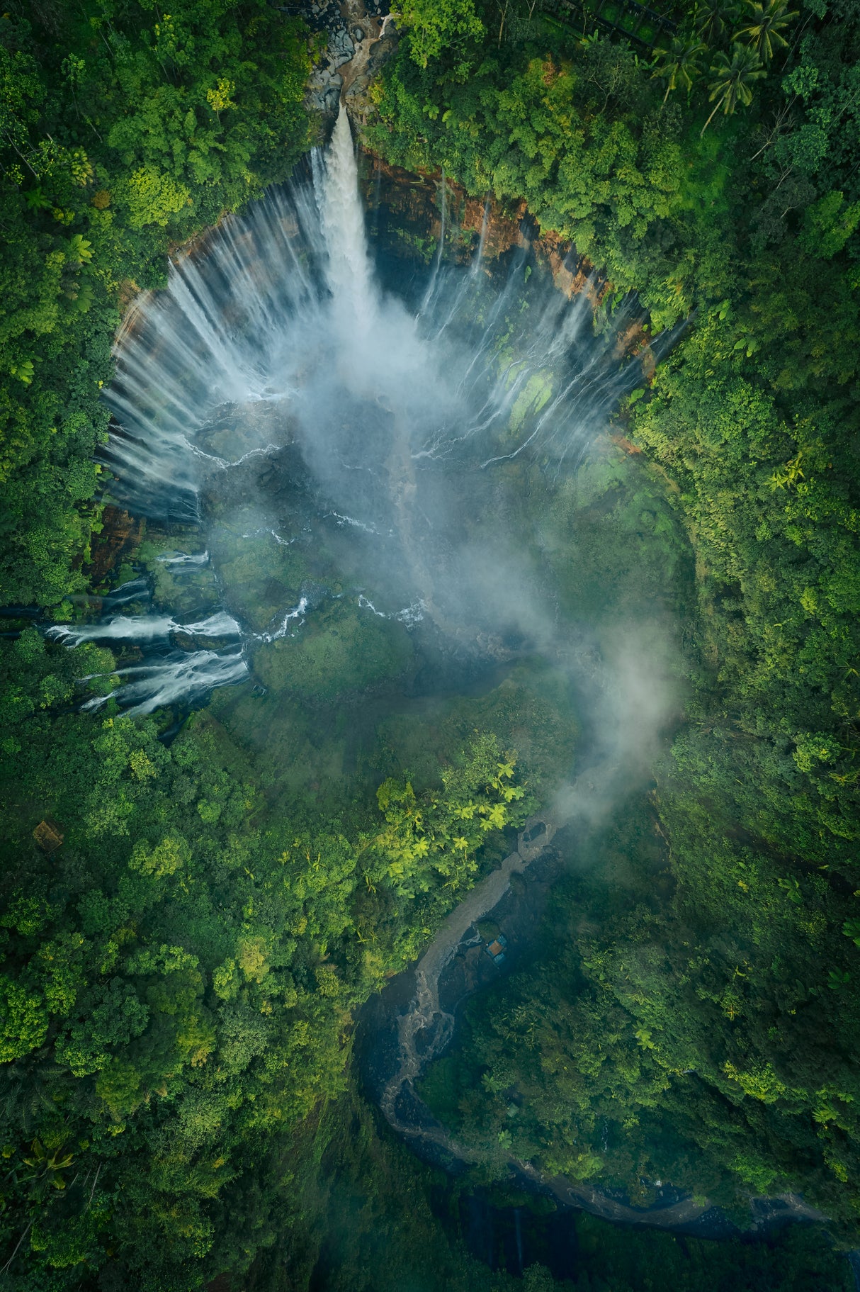 Thousand Waterfalls Poster och Canvastavla