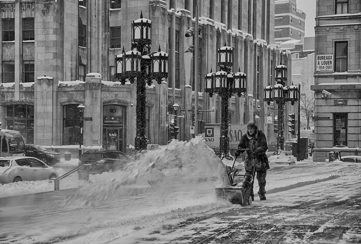 Snow sweeping Poster och Canvastavla
