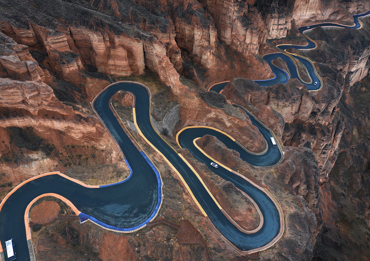 winding mountain road Poster och Canvastavla