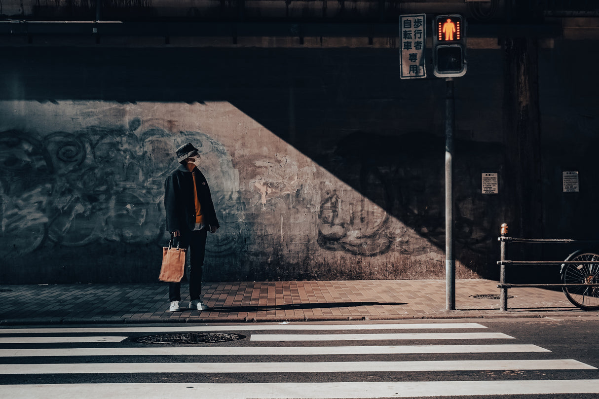 Waiting for the traffic light Poster och Canvastavla