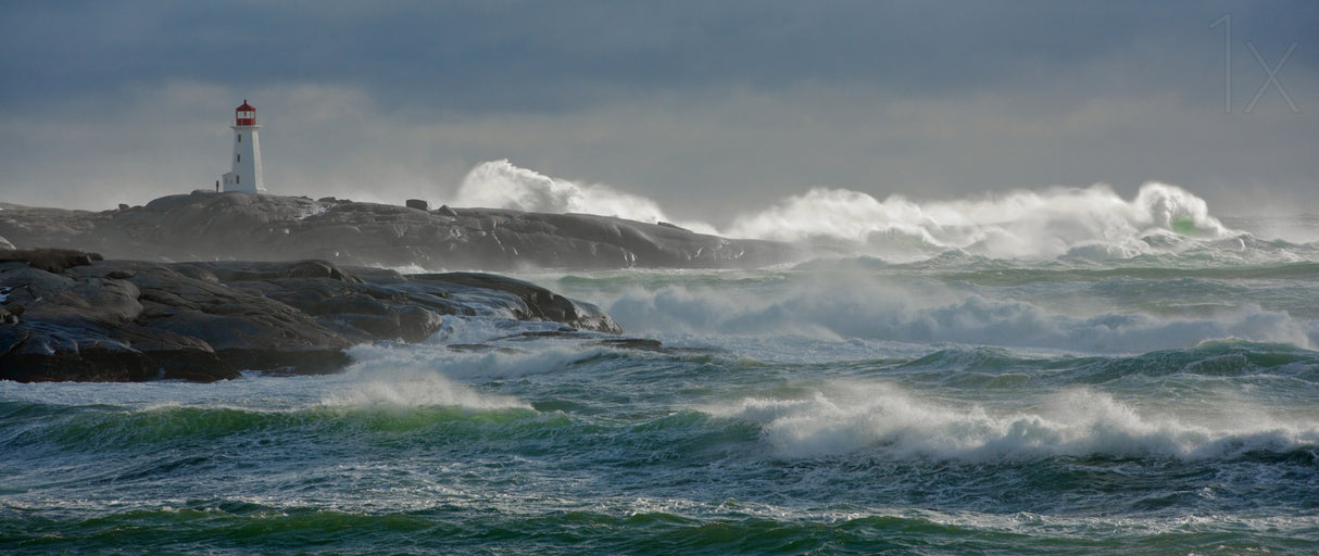 In the Protection of a Lighthouse Poster och Canvastavla