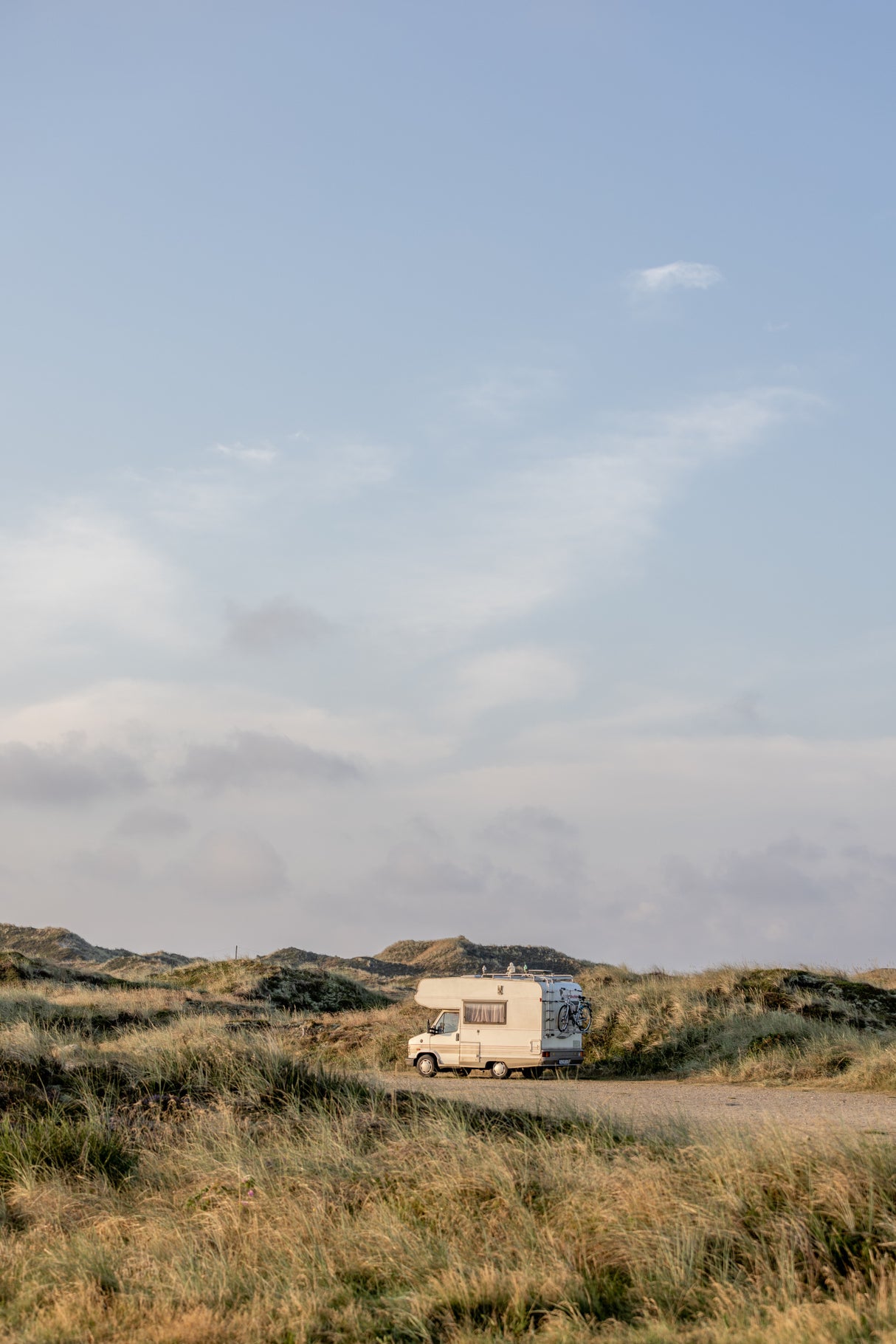 Caravan In the Dunes Poster och Canvastavla