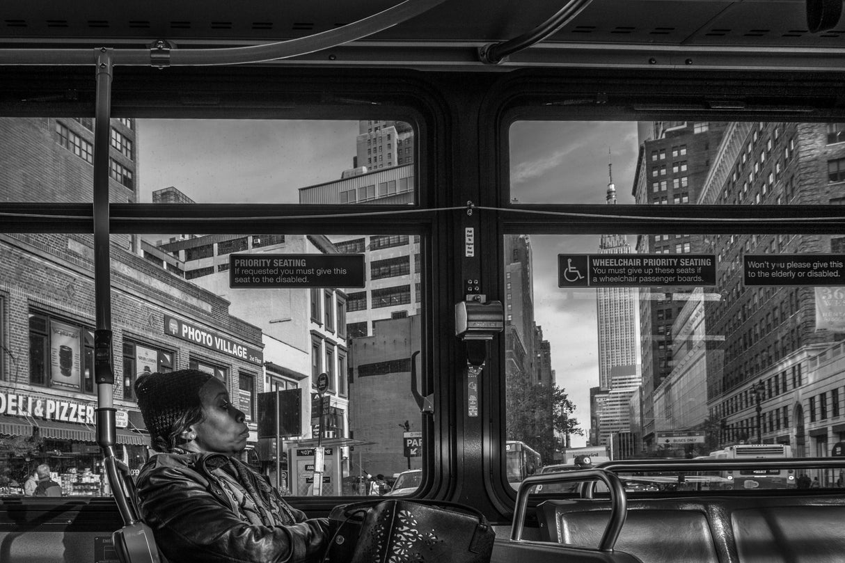 Woman on Bus, 34th Street Poster och Canvastavla