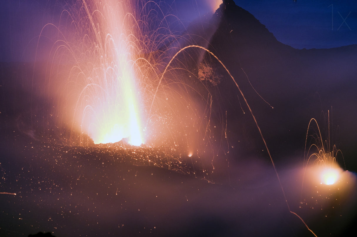 Volcano Poster och Canvastavla
