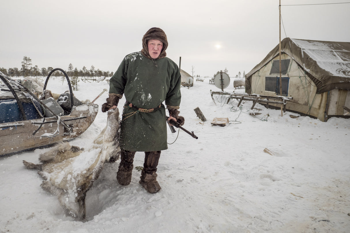Semjon is getting ready to hunt wolves Poster och Canvastavla