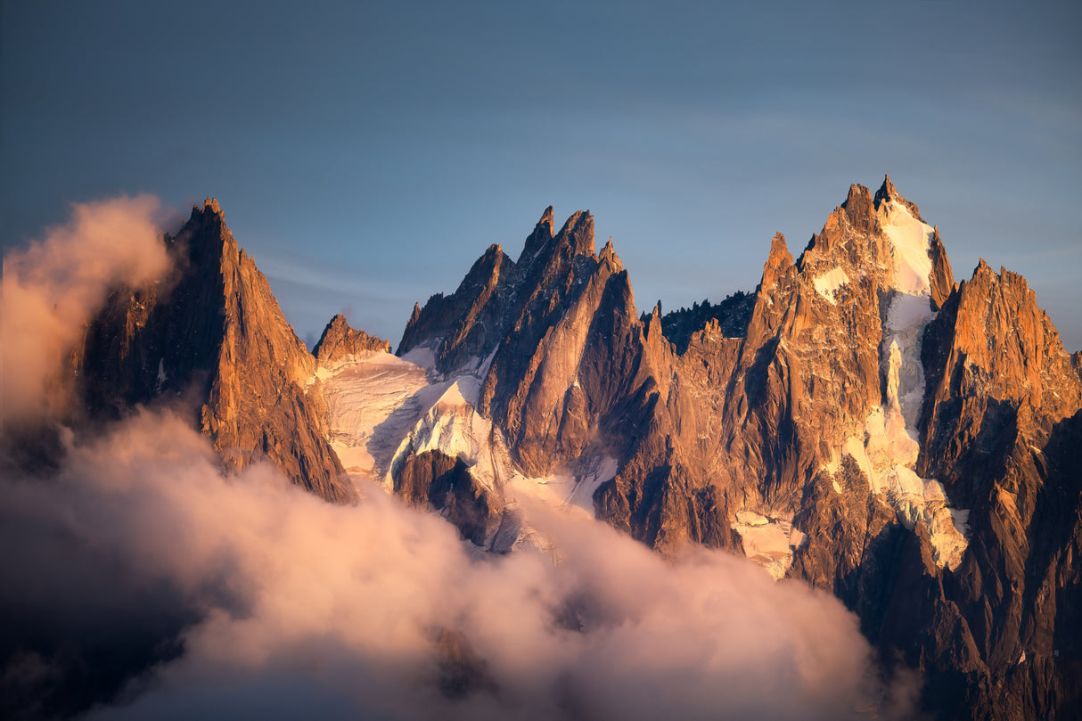 Dusk Over the Alps Peaks Poster och Canvastavla