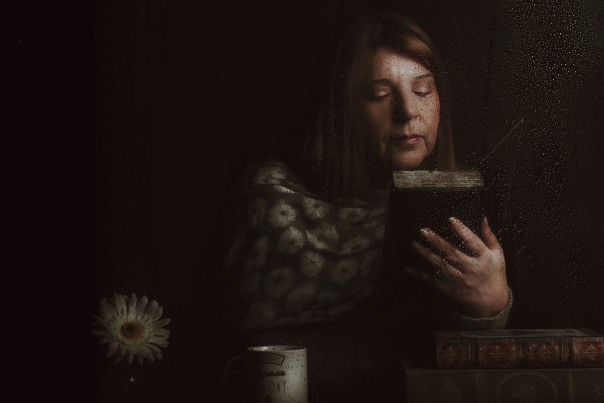 ... The Reader ... Poster och Canvastavla