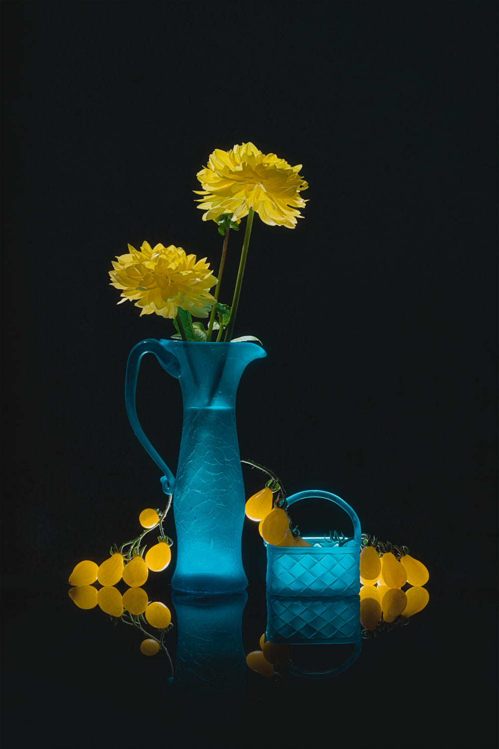 Yellow Dahlia and Tomato Poster och Canvastavla