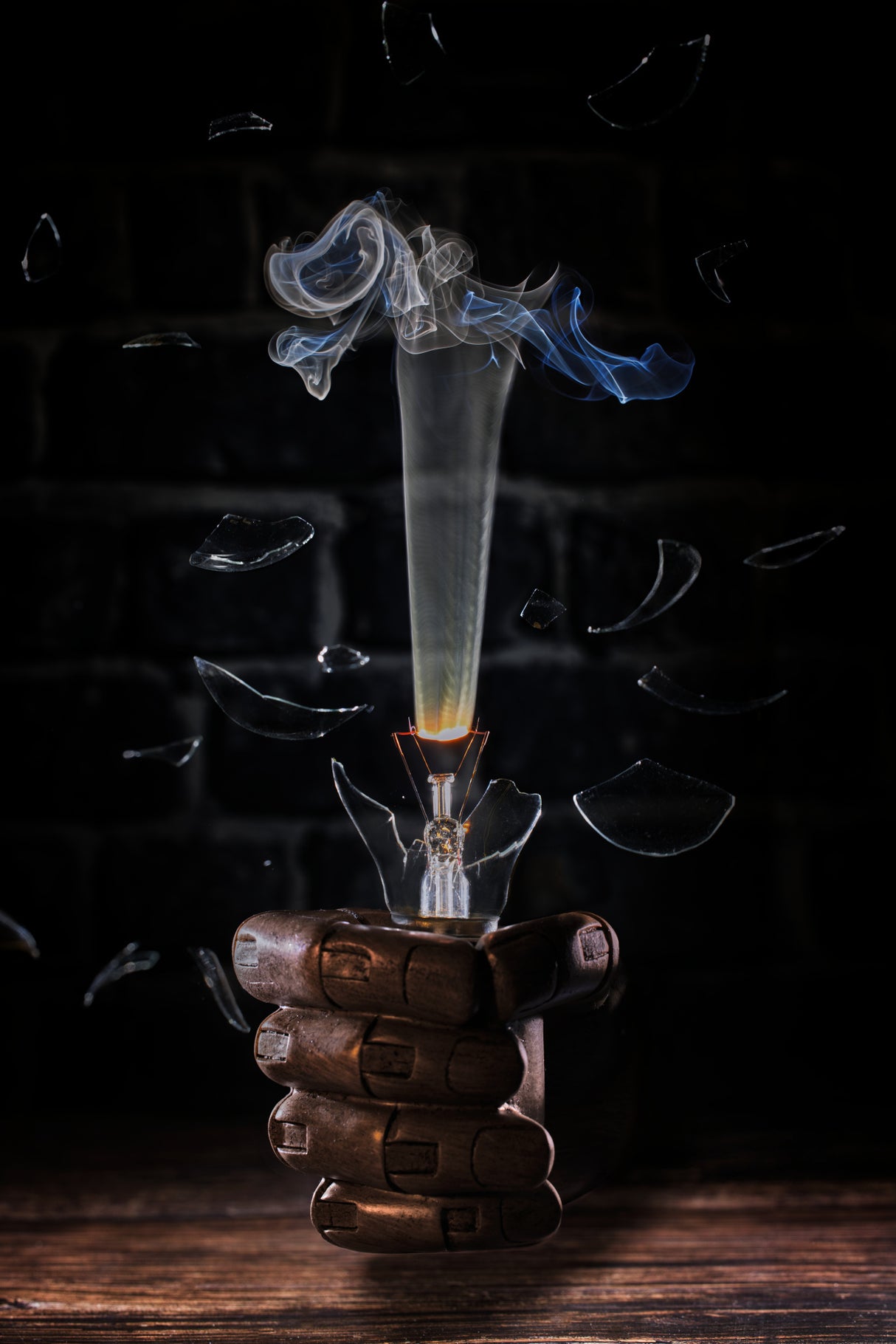 Burning Bulb II Poster och Canvastavla