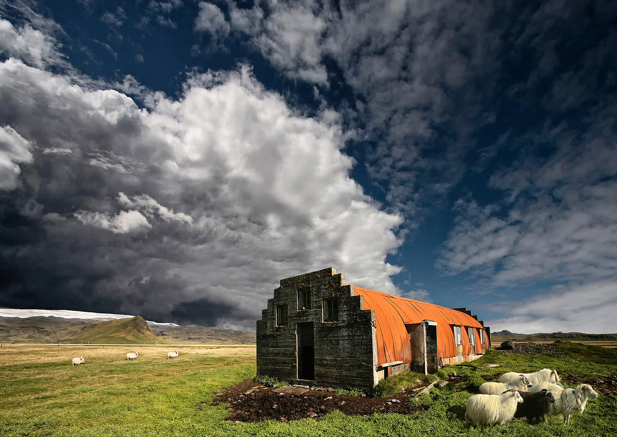 Incoming Storm Poster och Canvastavla
